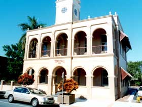Mackay Town Hall - Mackay Tourism 0