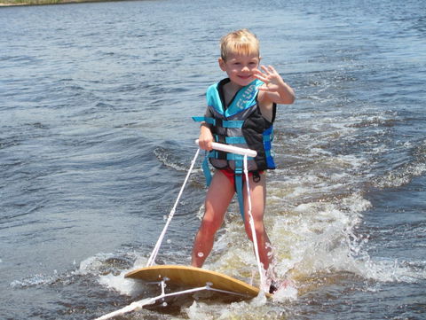 Oz Ski Resort - Mackay Tourism 1
