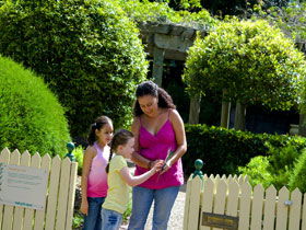 Redlands IndigiScapes Centre - Mackay Tourism 0