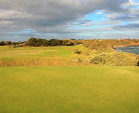 Flinders Golf Club - Mackay Tourism 0