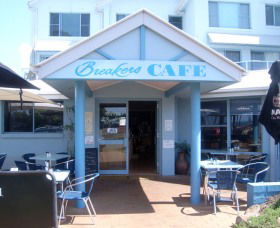 Breakers Cafe And Restaurant - Mackay Tourism 0