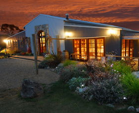 Snowy Vineyard And Microbrewery - Mackay Tourism 0