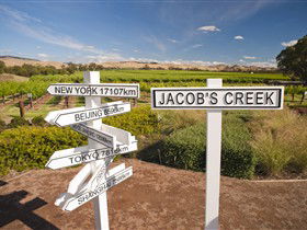 Jacob's Creek Vineyard Tour - Mackay Tourism 1