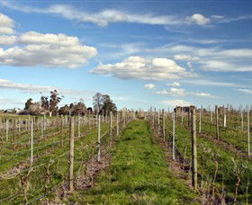 Rowanston On The Track Winery & Bed And Breakfast - Mackay Tourism 1