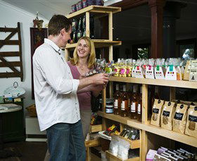 Poachers Pantry And Wily Trout Vineyard - Mackay Tourism 4