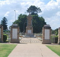 Warwick War Memorial and Gates - Mackay Tourism