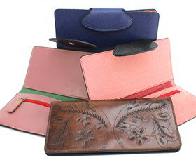 Leo Monk Handbags - Mackay Tourism 3