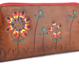 Leo Monk Handbags - Mackay Tourism 6