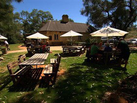 Overland Corner Hotel - Mackay Tourism 3