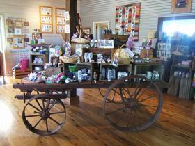 Emu Bay Lavender - Mackay Tourism 0