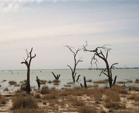 Lake Victoria - Mackay Tourism 7