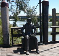 Captain John Egge Statue - Mackay Tourism