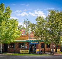 Crown Hotel Wentworth - Mackay Tourism