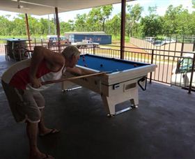 Berry Springs Tavern - Mackay Tourism 0