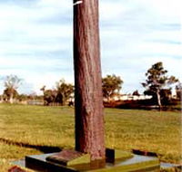 The Flood Memorial or The Stump - Mackay Tourism
