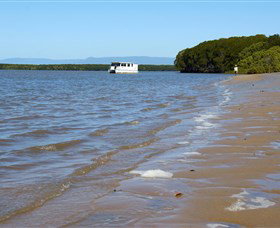Taylors Beach - Mackay Tourism 1