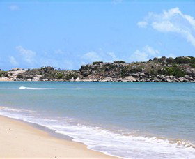 Dhamitjinya (East Woody Island) And Galaru (East Woody Beach) - Mackay Tourism 1