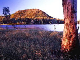 Nuga Nuga National Park And Lake Nuga Nuga - Mackay Tourism 2