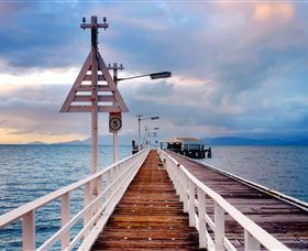 Picnic Bay - Mackay Tourism 0