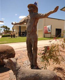 Meandarra ANZAC Memorial Museum - Mackay Tourism 1