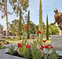 Private Robert Mactier Statue - Mackay Tourism