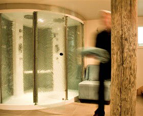 Salus Spa At Lake House - Mackay Tourism 4