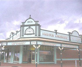 Up-To-Date Store Cultural And Learning Precinct - Mackay Tourism 3