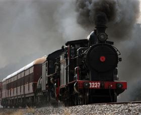 Lachlan Valley Railway - Mackay Tourism 0