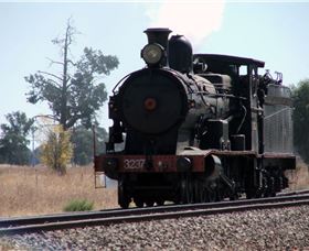 Lachlan Valley Railway - Mackay Tourism 2