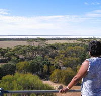 Lake Grace Lookout - Mackay Tourism