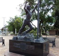 Miners Memorial Statue - Mackay Tourism