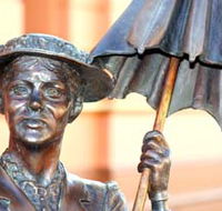 Mary Poppins Statue - Mackay Tourism