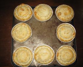 Kangaroo Valley Pie Shop - Mackay Tourism 4