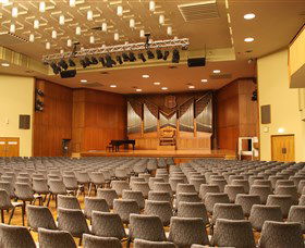 Wollongong Town Hall - Mackay Tourism 0