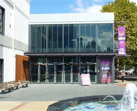 Wollongong Town Hall - Mackay Tourism 1