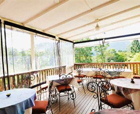Blue Knob Hall Gallery And Cafe - Mackay Tourism 3
