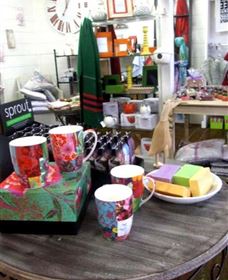 The Famous Tinonee Cafe And Gift Shop - Mackay Tourism 0