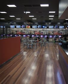 Club300 Bowling And Bar - Mackay Tourism 0