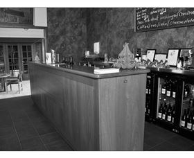 Roses Vineyard And Animal Farm - Mackay Tourism 0