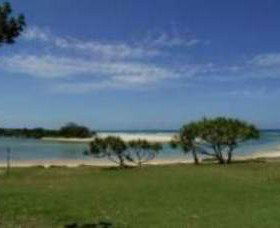 Hastings Point Beach - Mackay Tourism 0