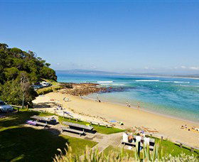 Merimbula Bar Beach - Mackay Tourism 0