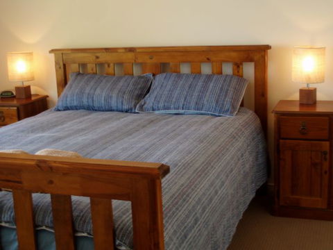 Lake Escape - Mackay Tourism 0