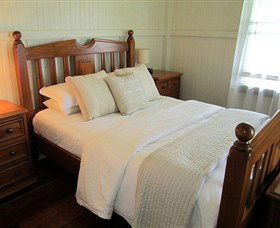 McLennans Lane River Retreat - Mackay Tourism 0