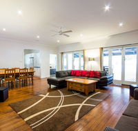 The Retreat Port Stephens - Mackay Tourism
