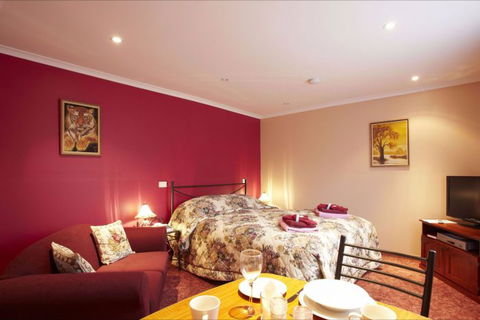 NorthEast Restawhile Bed And Breakfast - Mackay Tourism 12