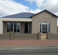 Stansbury Beach House - Mackay Tourism