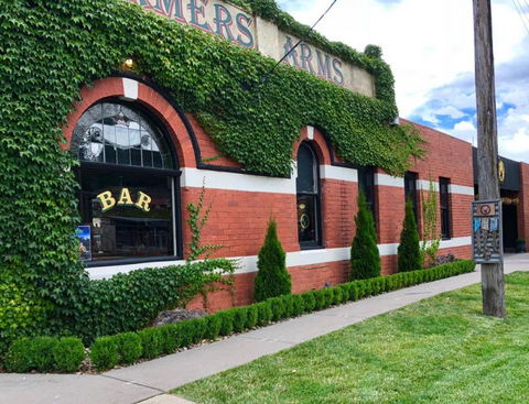 Farmers Arms Hotel & Art Suites Daylesford - Mackay Tourism 0