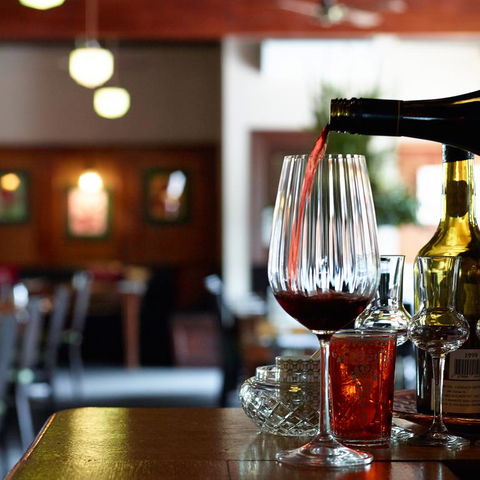 Farmers Arms Hotel & Art Suites Daylesford - Mackay Tourism 2