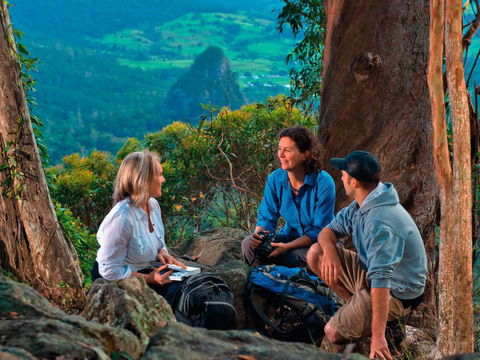 International Park Tours Walking Holidays - Mackay Tourism 2