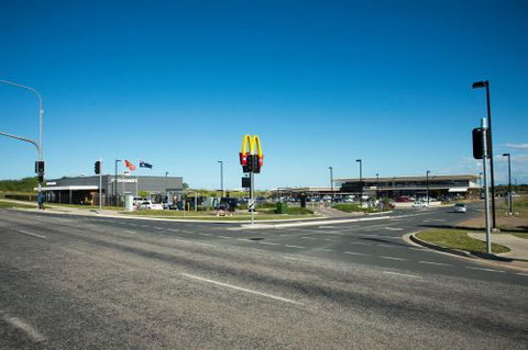 Bargara Central Shopping Village - Mackay Tourism 1